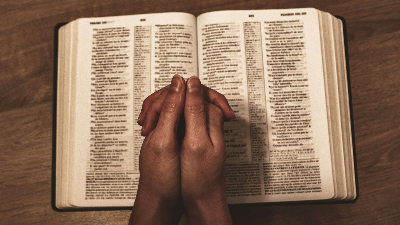 5 Prayers to Invite More of the Holy Spirit