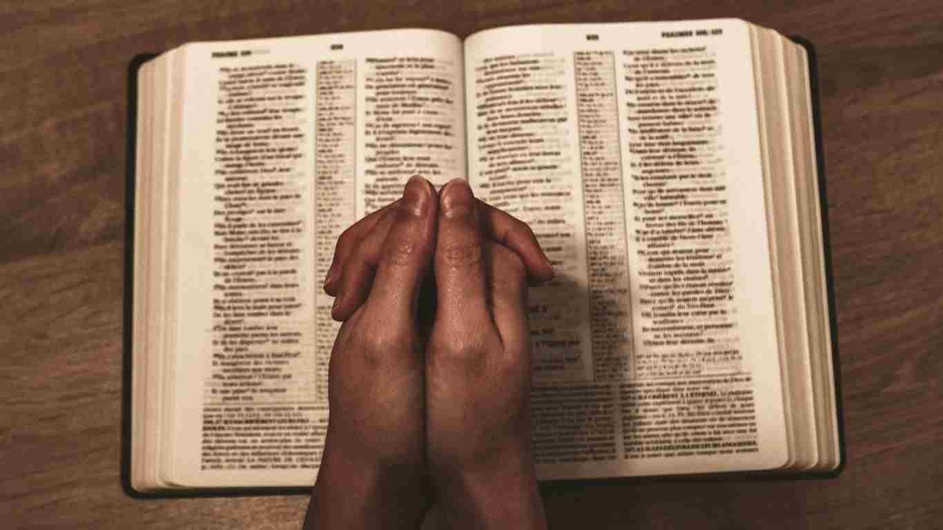5 Prayers to Invite More of the Holy Spirit