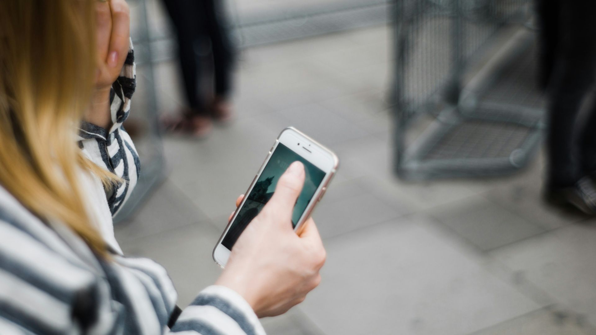 Practical Ways to Honor God With Your Phone